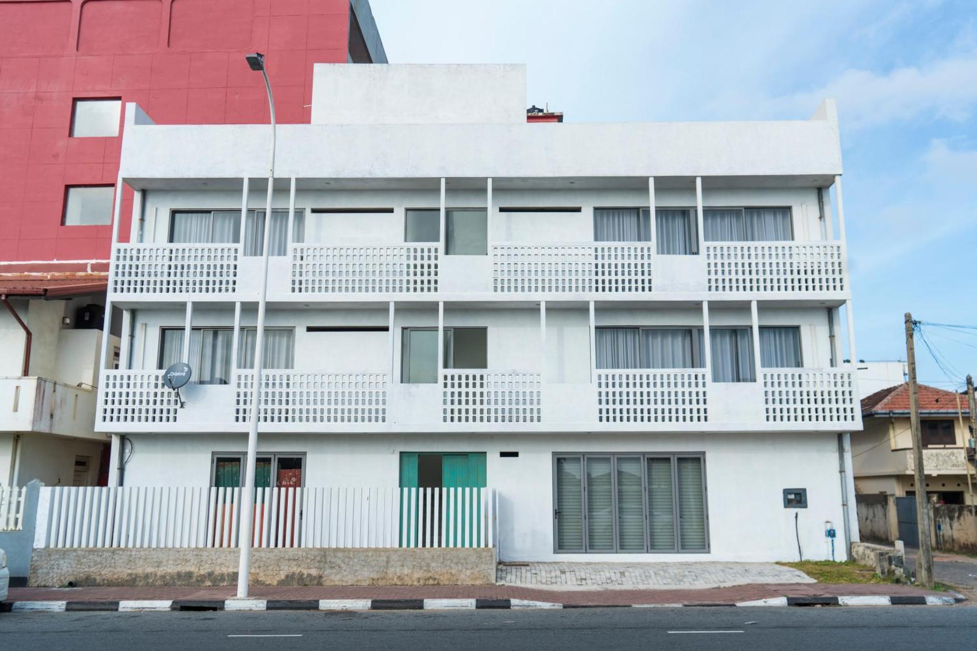 Four Petals Inn コロンボ エクステリア 写真